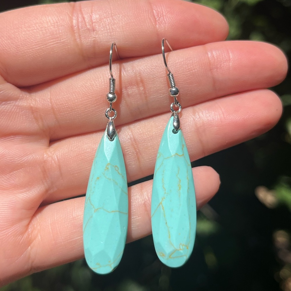 Silver plated color enhanced Howlite drop earrings